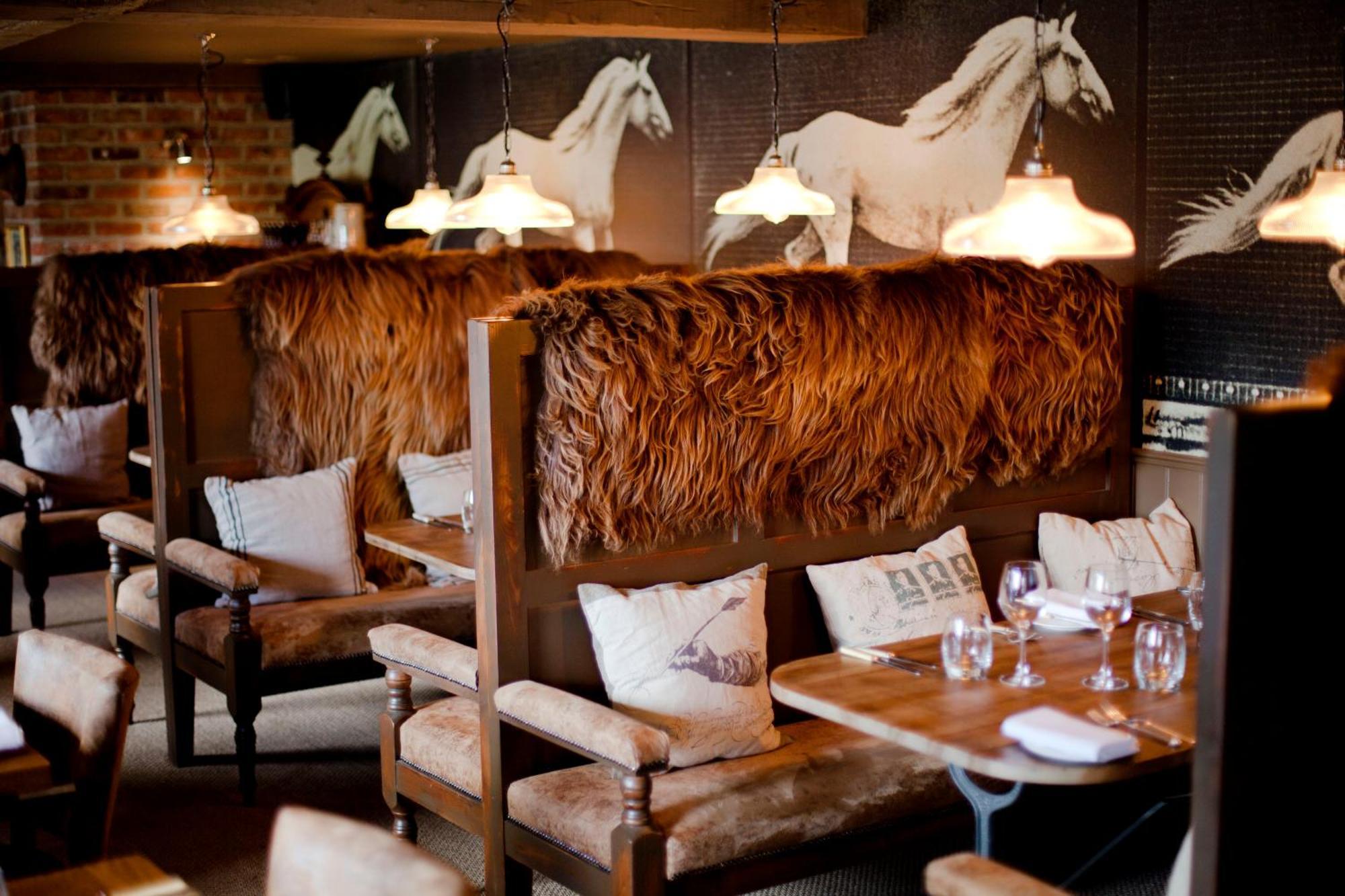 The White Horse Hotel Chilgrove Bagian luar foto