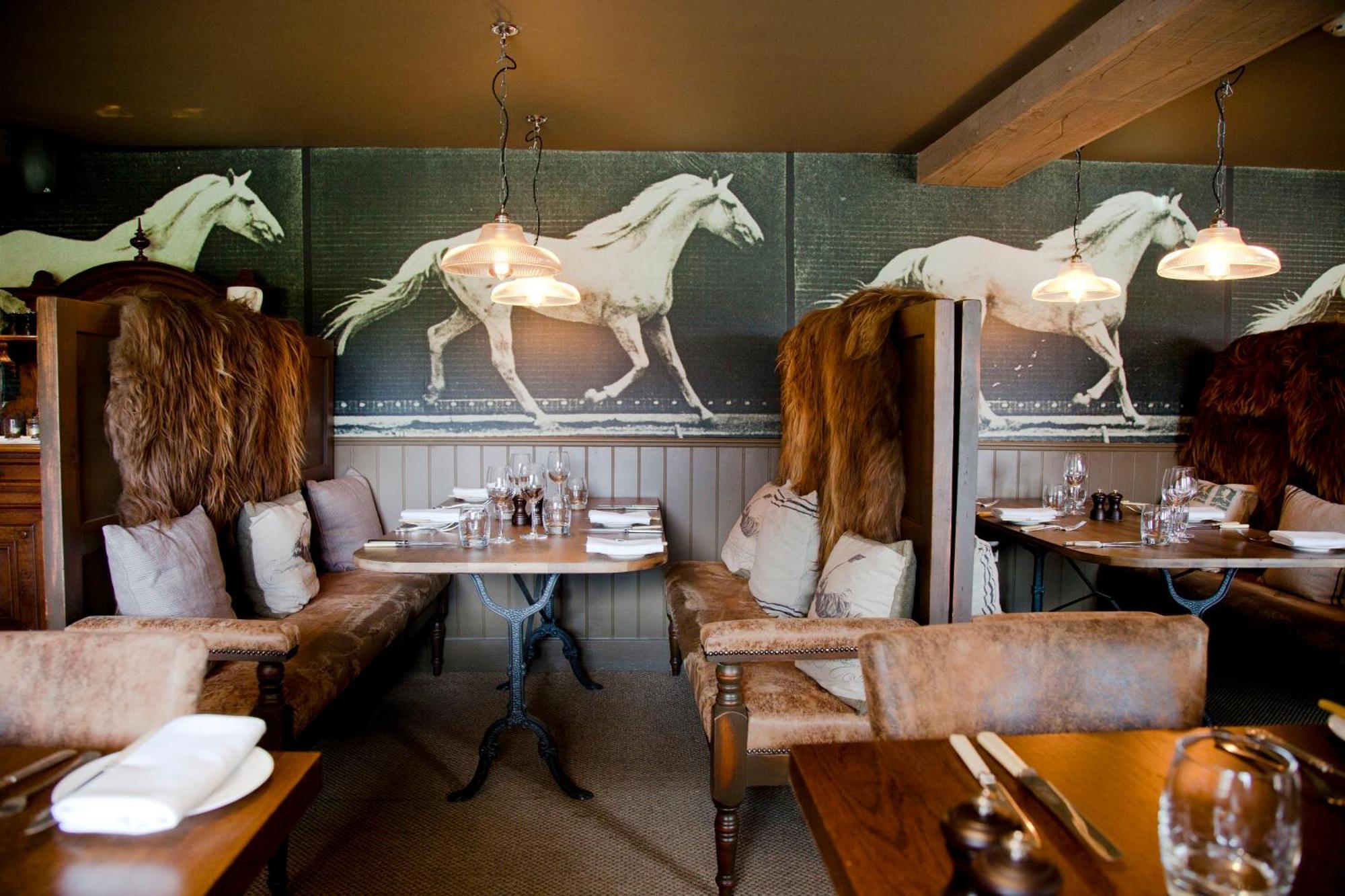 The White Horse Hotel Chilgrove Bagian luar foto