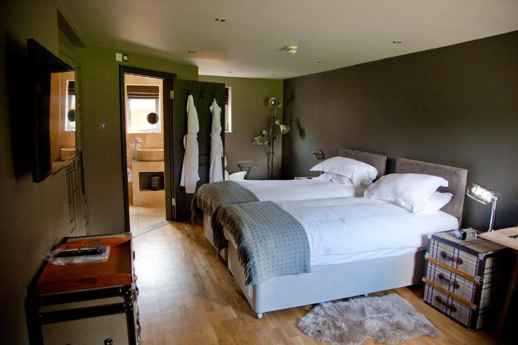 The White Horse Hotel Chilgrove Ruang foto