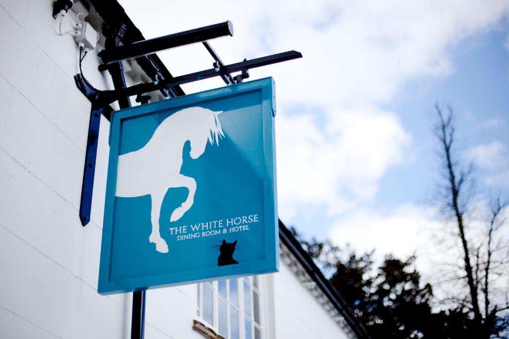 The White Horse Hotel Chilgrove Bagian luar foto