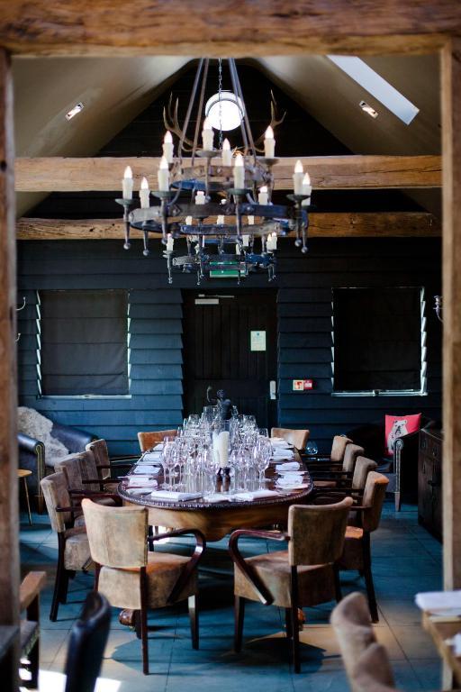 The White Horse Hotel Chilgrove Bagian luar foto