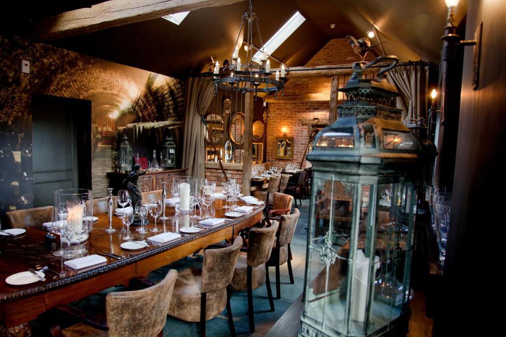 The White Horse Hotel Chilgrove Bagian luar foto