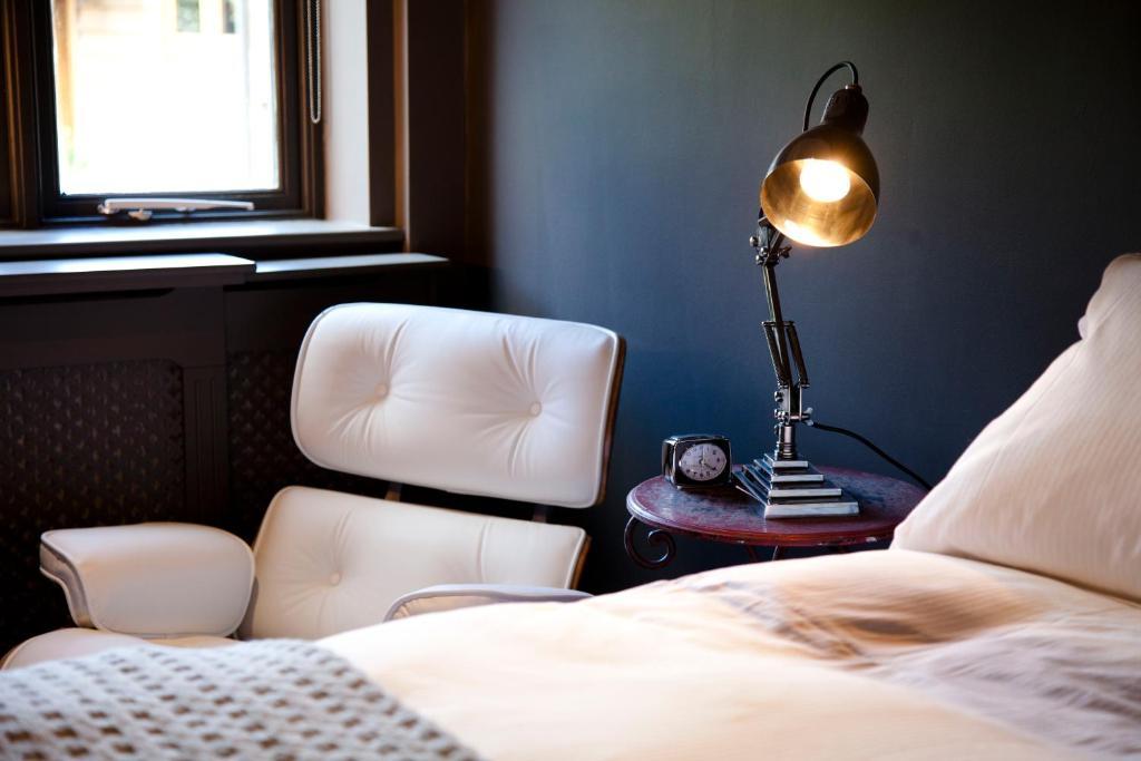 The White Horse Hotel Chilgrove Bagian luar foto