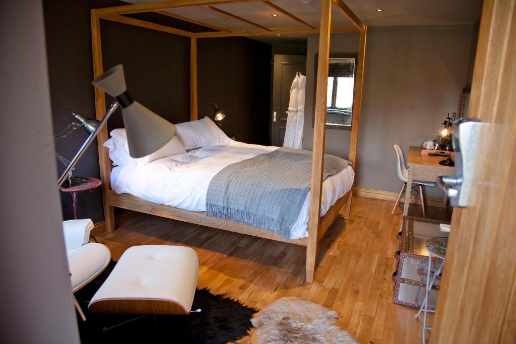 The White Horse Hotel Chilgrove Bagian luar foto