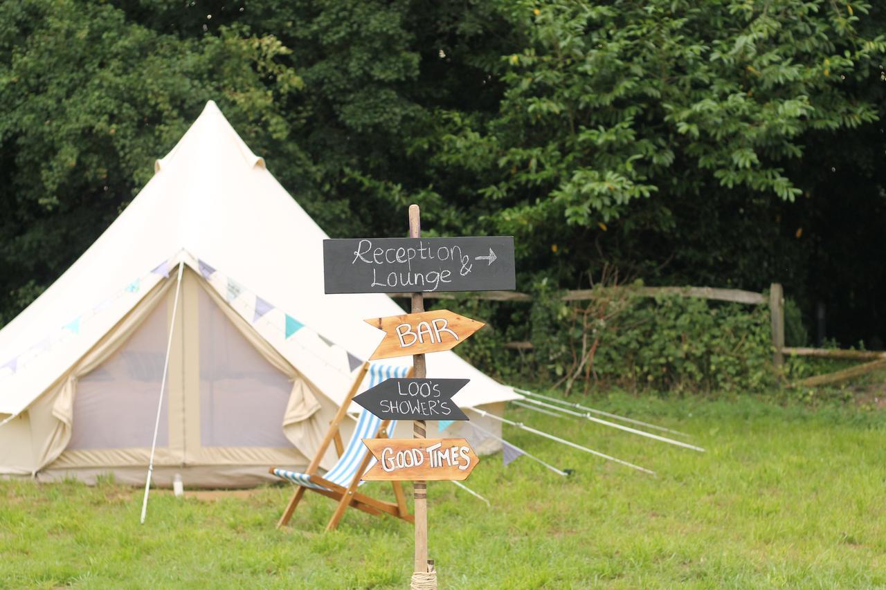 The White Horse Hotel Chilgrove Bagian luar foto