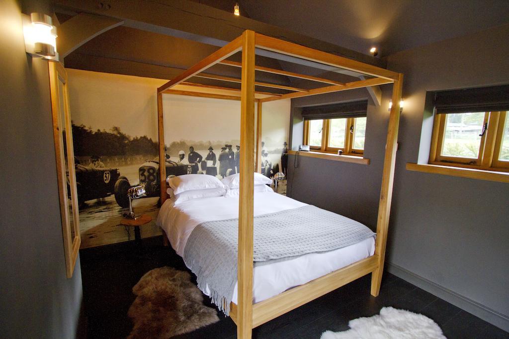 The White Horse Hotel Chilgrove Bagian luar foto