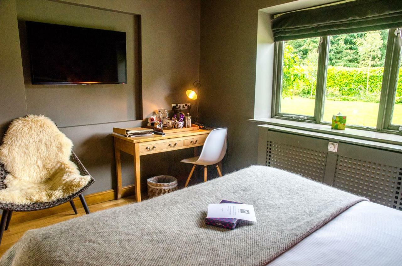 The White Horse Hotel Chilgrove Bagian luar foto