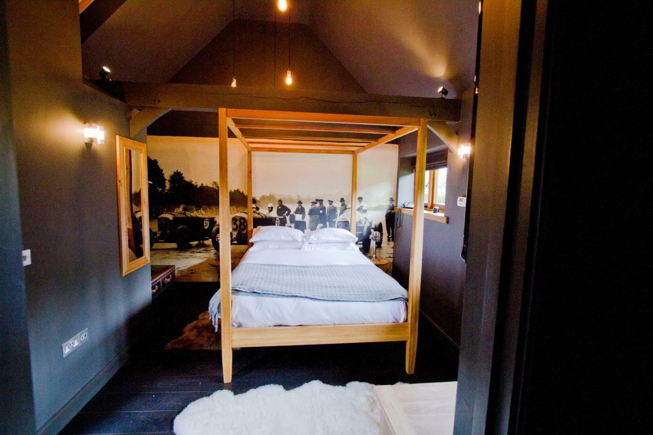 The White Horse Hotel Chilgrove Bagian luar foto